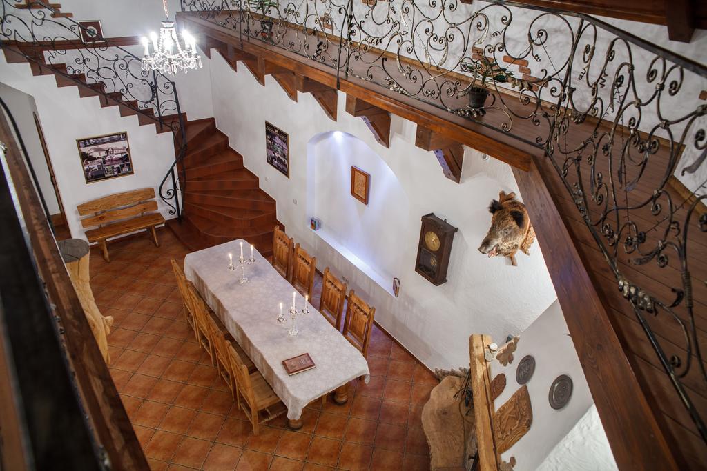 Karalinski Falvarok Tyzengauza Hotel Korolino  Room photo